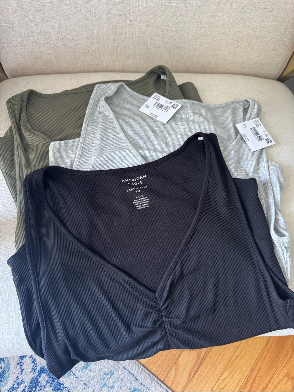 BRAND NEW American Eagle Outfitters Women's Ribbed V-Neck Tank Tops (Set of 3)